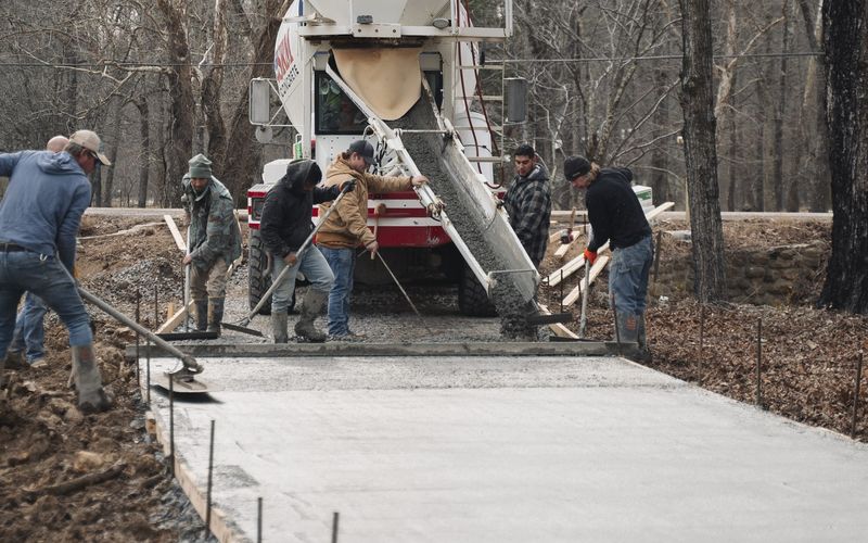 Concrete driveway being poured in Chattanooga TN